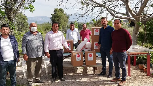 MHP Seydikemer ihtiyaç sahiplerine gıda kolileri ulaştırdı
