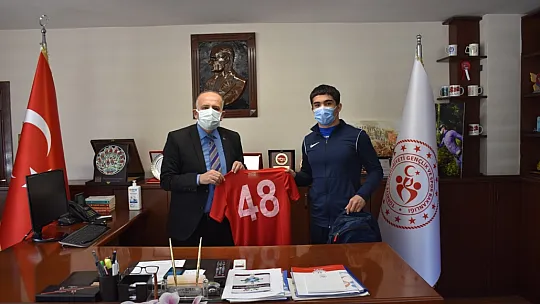 Sporcular ve antrenörlerden İlman'a ziyaret