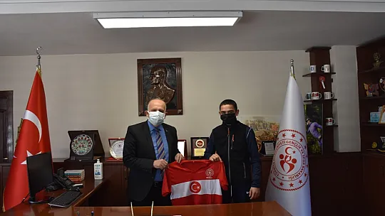 Sporcular ve antrenörlerden İlman'a ziyaret