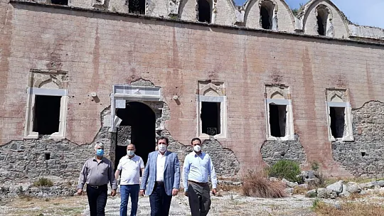 Vali Orhan Tavlı, turizm sezonu öncesi Fethiye'de incelemelerde bulundu