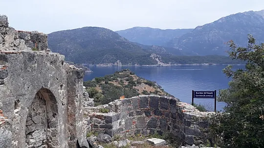 Vali Orhan Tavlı, turizm sezonu öncesi Fethiye'de incelemelerde bulundu