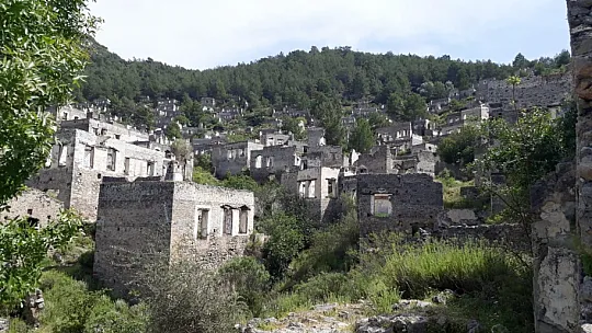 Vali Orhan Tavlı, turizm sezonu öncesi Fethiye'de incelemelerde bulundu