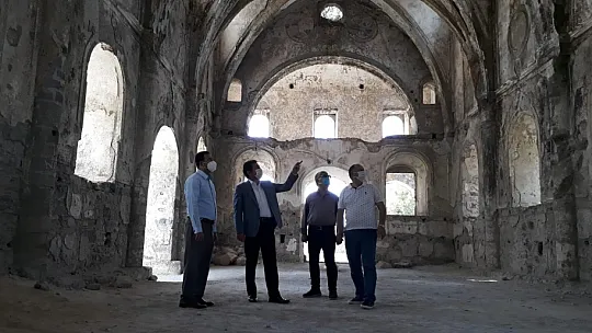 Vali Orhan Tavlı, turizm sezonu öncesi Fethiye'de incelemelerde bulundu