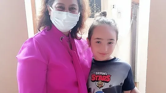 Muhtar Taşar'dan minikleri sevindiren bayram