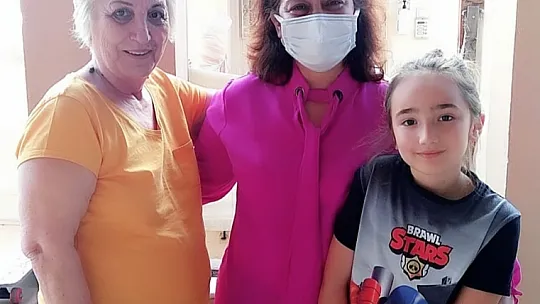 Muhtar Taşar'dan minikleri sevindiren bayram