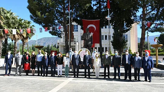 Orman Bakanı Bekir Pakdemirli Ekolojik Köy Projesi'ne katıldı