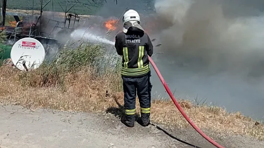 Ula'da tekne yangını