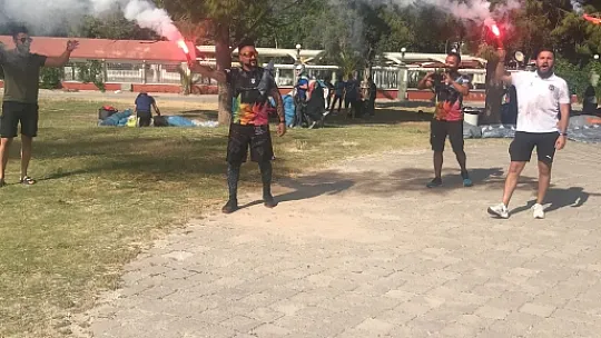Çifte şampiyonluk kutlamasına Hayko Cepkin'de katıldı