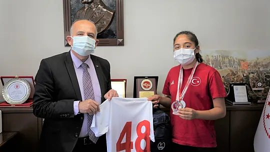 Köyceğiz Belediyespor Bayan Güreş Takımından İlman'a ziyaret