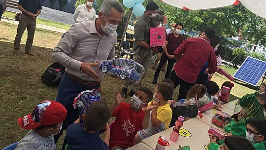 Miniklerin proje sunumuna Kaymakam Fırat'ta katıldı