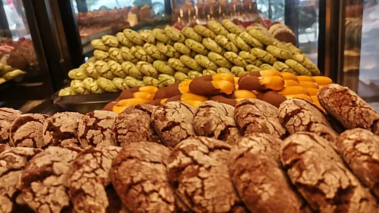 Tatlıköy Durağı 2. şubesiyle hizmet vermeye devam ediyor