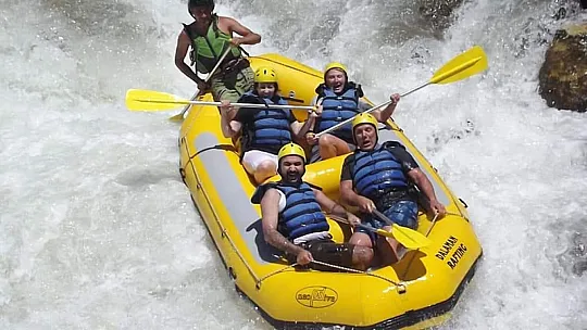 Dalaman Sarsala Rafting Kulübü Rize'den şampiyon döndü