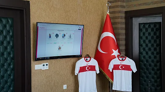 Başkan Otgöz,  Milli Takım Forması Kura Çekilişini Yaptı