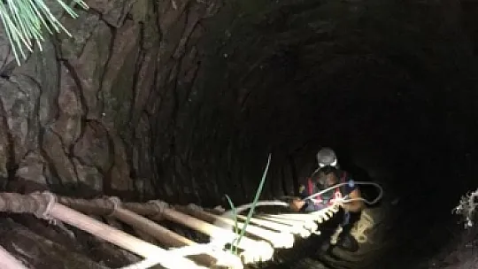 Kuyuya düşen keçiler kurtarıldı