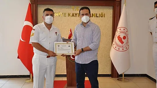 Kaymakam Fırat'tan, Sahil Güvenlik Komutanlığına Başarı Belgesi