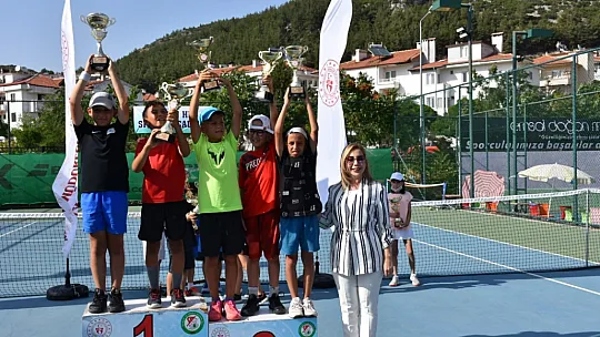 Türkiye Yaz Kupası Tenis Turnuvası Sonuçlandı
