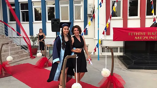 Özel Fethiye'de Mezuniyet Sevinci