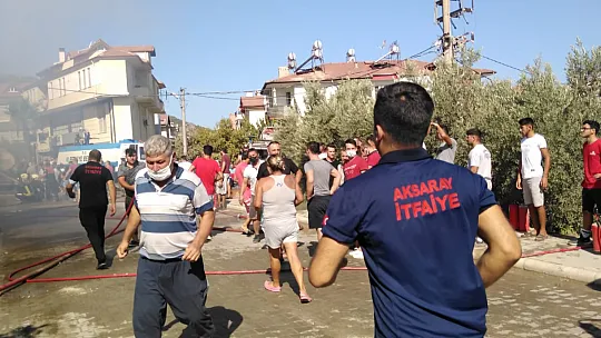 Fethiye'de 4 katlı mobilya mağazasında yangın