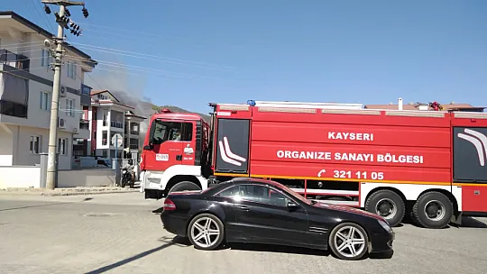 Fethiye'de 4 katlı mobilya mağazasında yangın