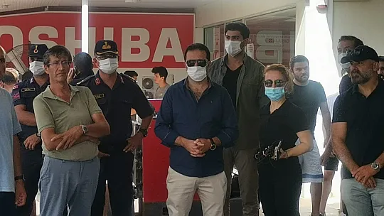 Fethiye'de 4 katlı mobilya mağazasında yangın