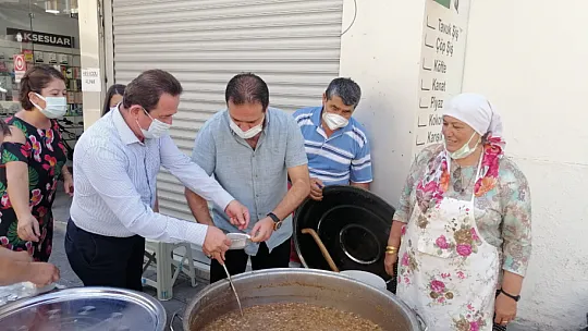 Fethiye esnafından aşure etkinliği