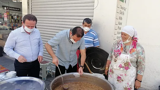Fethiye esnafından aşure etkinliği