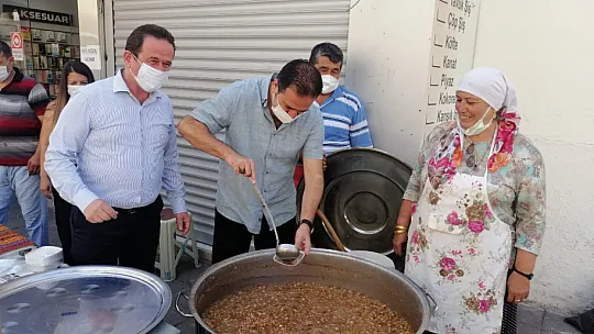 Fethiye esnafından aşure etkinliği