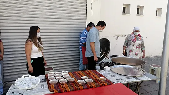 Fethiye esnafından aşure etkinliği