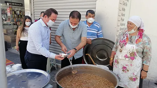 Fethiye esnafından aşure etkinliği