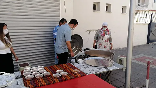 Fethiye esnafından aşure etkinliği