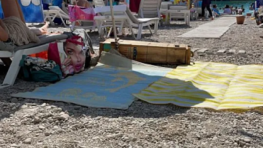 Seksenler dizisi oyuncusu Özlem Balcı, 'Ölüdeniz bu kadar özeni ve hassasiyeti hak etmiyor mu?'