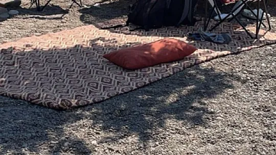 Seksenler dizisi oyuncusu Özlem Balcı, 'Ölüdeniz bu kadar özeni ve hassasiyeti hak etmiyor mu?'