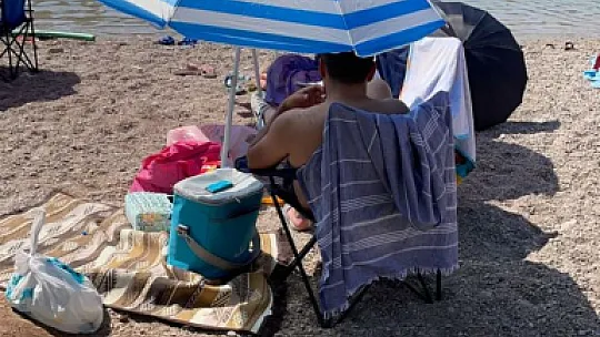 Seksenler dizisi oyuncusu Özlem Balcı, 'Ölüdeniz bu kadar özeni ve hassasiyeti hak etmiyor mu?'