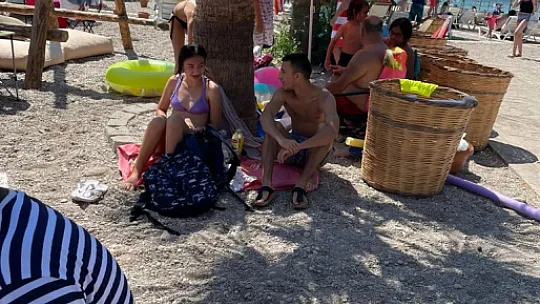 Seksenler dizisi oyuncusu Özlem Balcı, 'Ölüdeniz bu kadar özeni ve hassasiyeti hak etmiyor mu?'