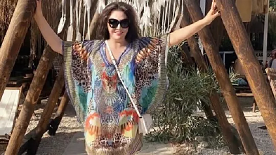 Seksenler dizisi oyuncusu Özlem Balcı, 'Ölüdeniz bu kadar özeni ve hassasiyeti hak etmiyor mu?'