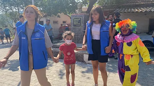 Muğla Gençlik ve Spor İl Müdürlüğü yangından etkilenen mahallelerde destek çalışmalarına başladı