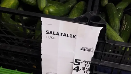 Çiftçiler isyanda Salatalık başka şehirde 2.50, Fethiye'de 80 kuruş