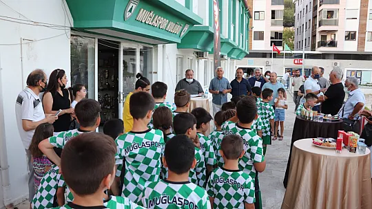 Muğlaspor yaz spor okulu mezuniyet töreni yapıldı