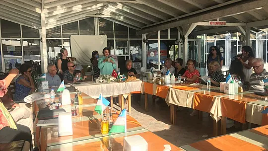 Özbekistan'ın tanınmış şairi Xosiyet Rustem Fethiye' de