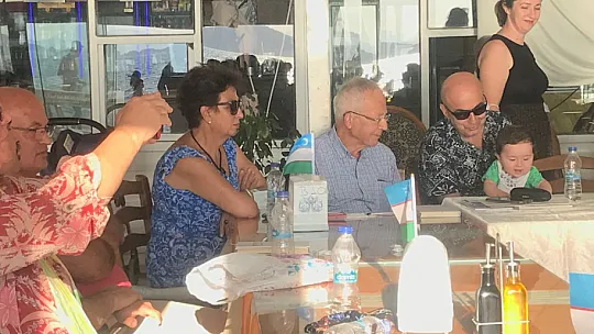 Özbekistan'ın tanınmış şairi Xosiyet Rustem Fethiye' de