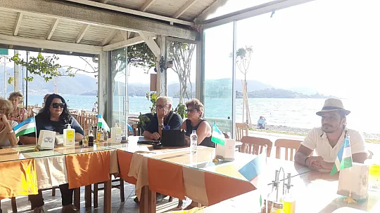 Özbekistan'ın tanınmış şairi Xosiyet Rustem Fethiye' de