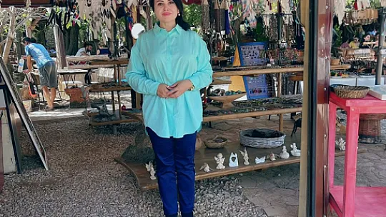 Özbekistan'ın tanınmış şairi Xosiyet Rustem Fethiye' de