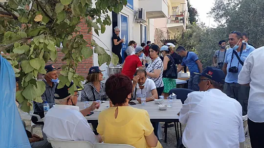 Deva Partisinden aşure etkinliği