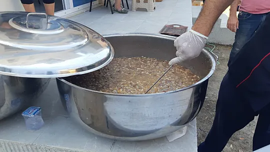 Deva Partisinden aşure etkinliği