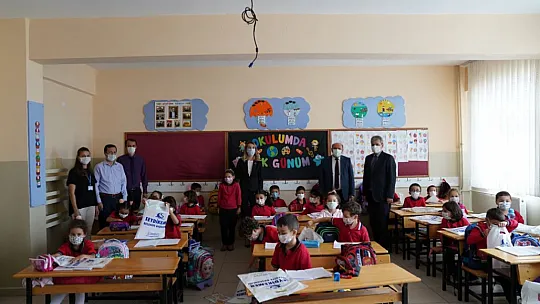 Öğrencilere Kaymakam Büyüker ve Başkan Otgöz'den sürpriz