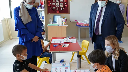 Öğrencilere Kaymakam Büyüker ve Başkan Otgöz'den sürpriz