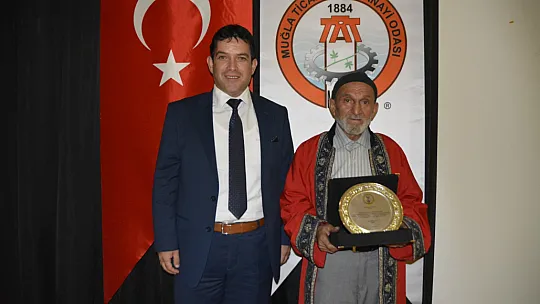 'İlin Ahisi, Kalfası ve çırağı Seydikemer Esnaf Odası'ndan