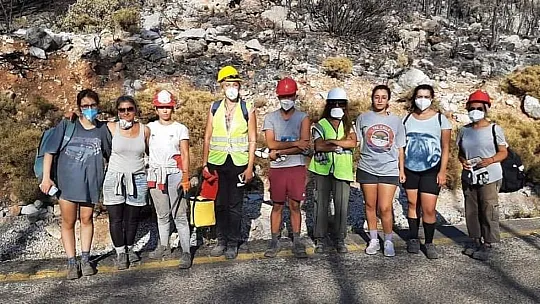Hayvan Kurtarma Ekibi geride kalmış canlara el uzatıyor
