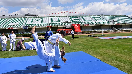 Muğla'da Avrupa Spor Haftası kapsamında 'Ulusal Herkes İçin Spor ve Sağlık Günleri' etkinlikleri açılış töreniyle başladı