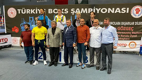 Şampiyonadan madalya ile döndü